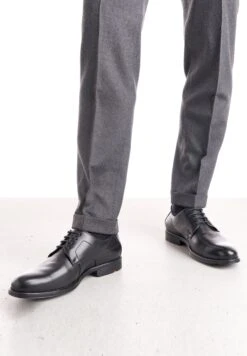 Lloyd Chaussures Classiques Professionnelles Chaussure à Lacets VALMARY Homme Noir 9 Lloyd Chaussures Classiques Professionnelles Chaussure à Lacets VALMARY Homme Noir -Lloyd 0ecb310739d8670c079177469454ee1f