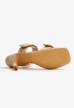 Lloyd Sandales à Plateau Sandales Femme Beige / écru / Blanc / Blanc Perle -Lloyd 1319ef2bffc69ea275610ebe0750ac85