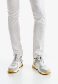 Lloyd Baskets Détentes Baskets Basses AARON Homme Beige / Blanc 9 Lloyd Baskets Détentes Baskets Basses AARON Homme Beige / Blanc -Lloyd 8f73adc8c86cca2900090efa0d49d516