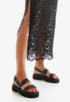 Lloyd Sandales à Plateau Sandales Femme Noir -Lloyd a4f9776718faeac9bba0c1439bf0cbe4