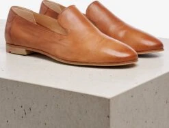 Lloyd Slippers Chaussure Basse Femme Marron / Noisette 9 Lloyd Slippers Chaussure Basse Femme Marron / Noisette -Lloyd c585472a9a3552e74690edd7ab7e8a4b