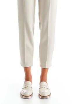 Lloyd Slippers Chaussure Basse Femme Blanc 9 Lloyd Slippers Chaussure Basse Femme Blanc -Lloyd ff2e96515b26935c9d82ac45f5eb10fa